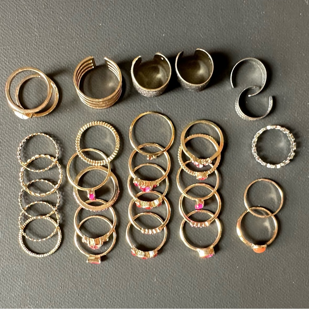 Ring bundle  various sizes & adjustable nwot